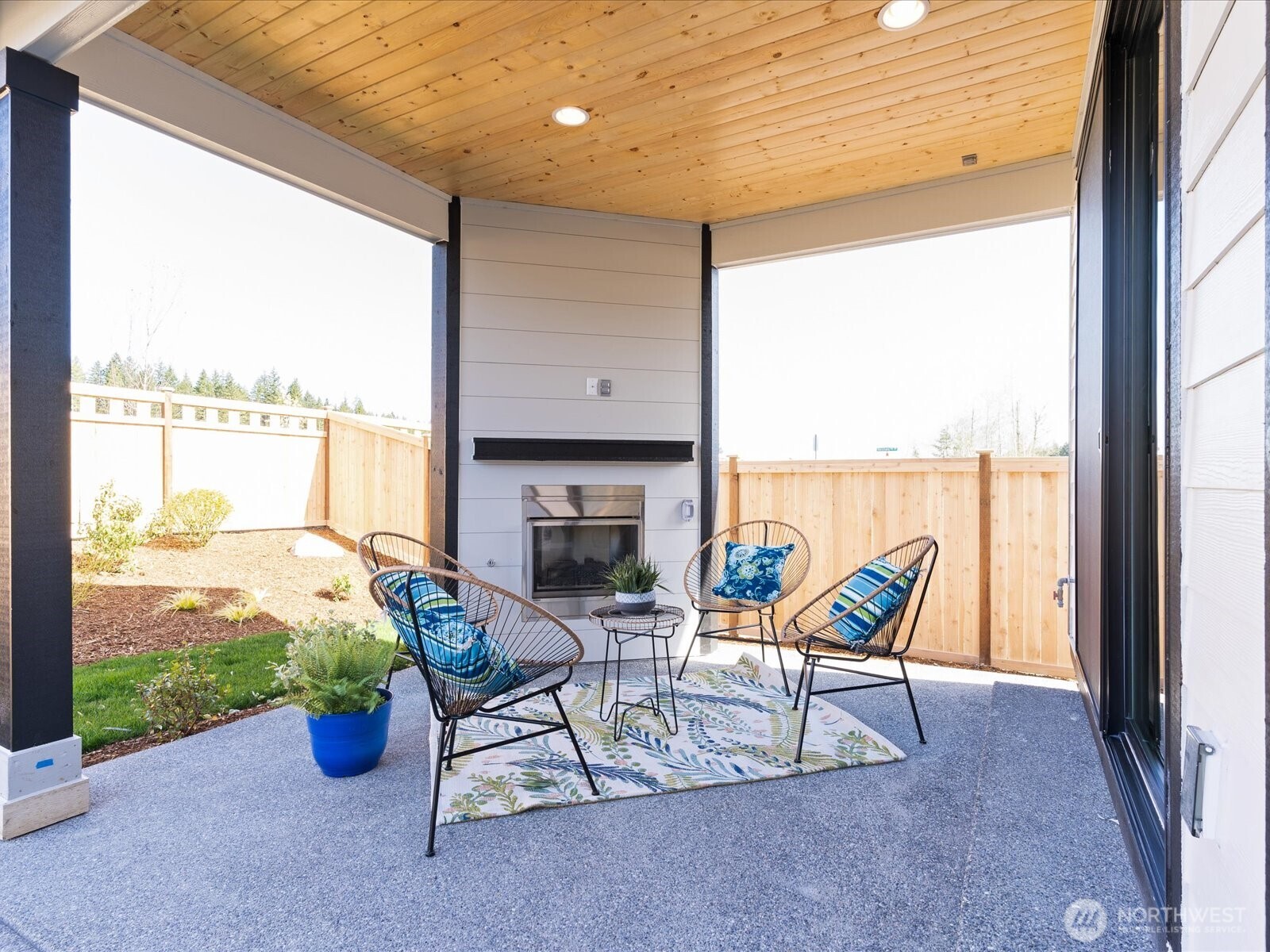 5682 Thornhill Avenue Property Photo 22