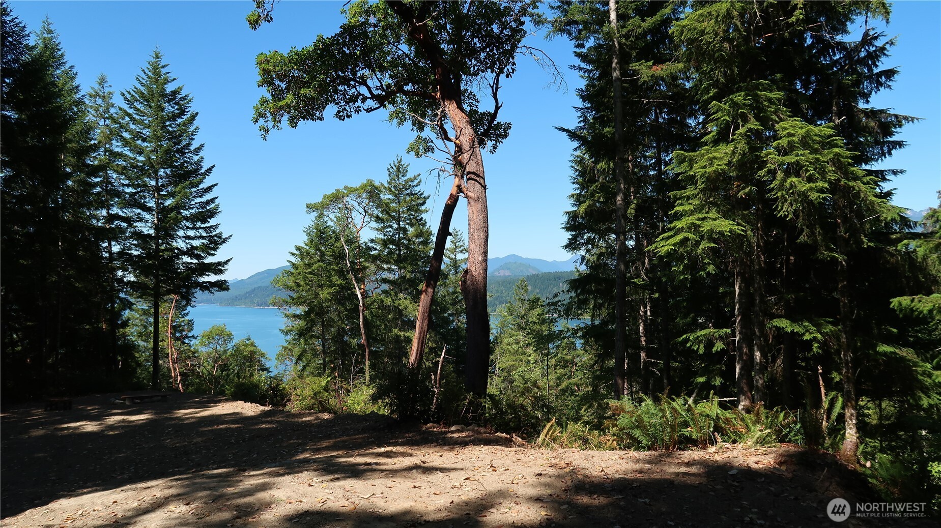 2911 Ne Capstan Rock Rd Property Photo 3