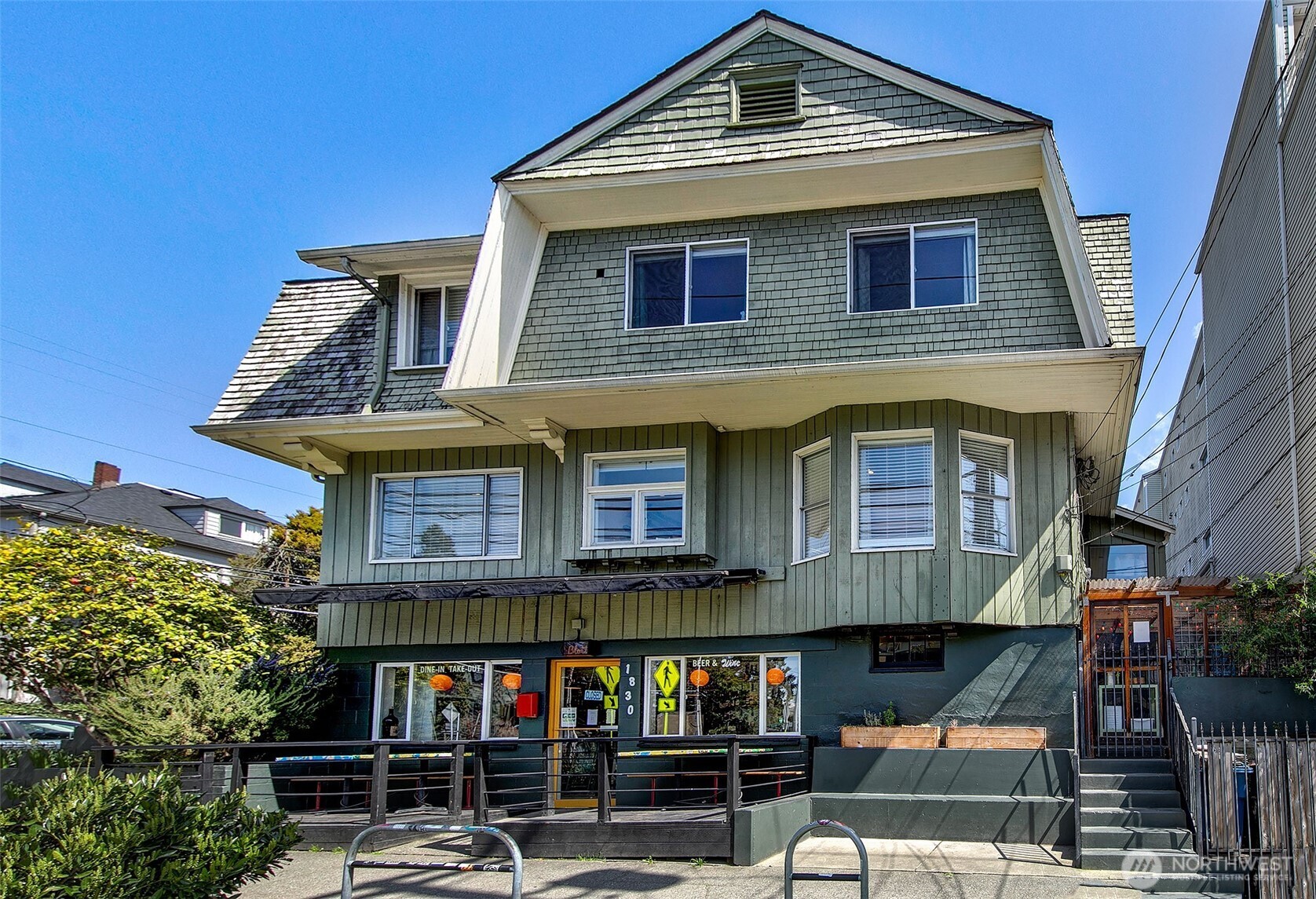 1201 E Denny Way Property Photo 1