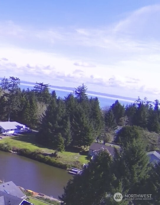 135 Duck Lake Drive Property Photo 4