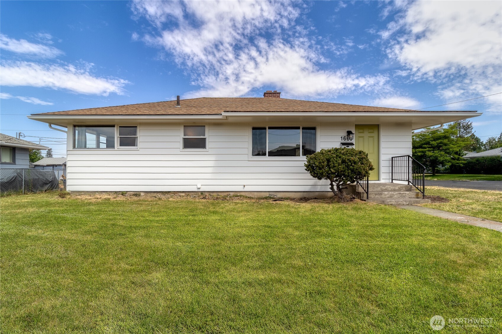 1665 Cambridge Drive Property Photo 1