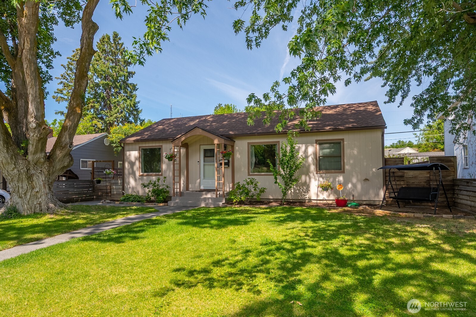 119 Sw F St Property Photo 1