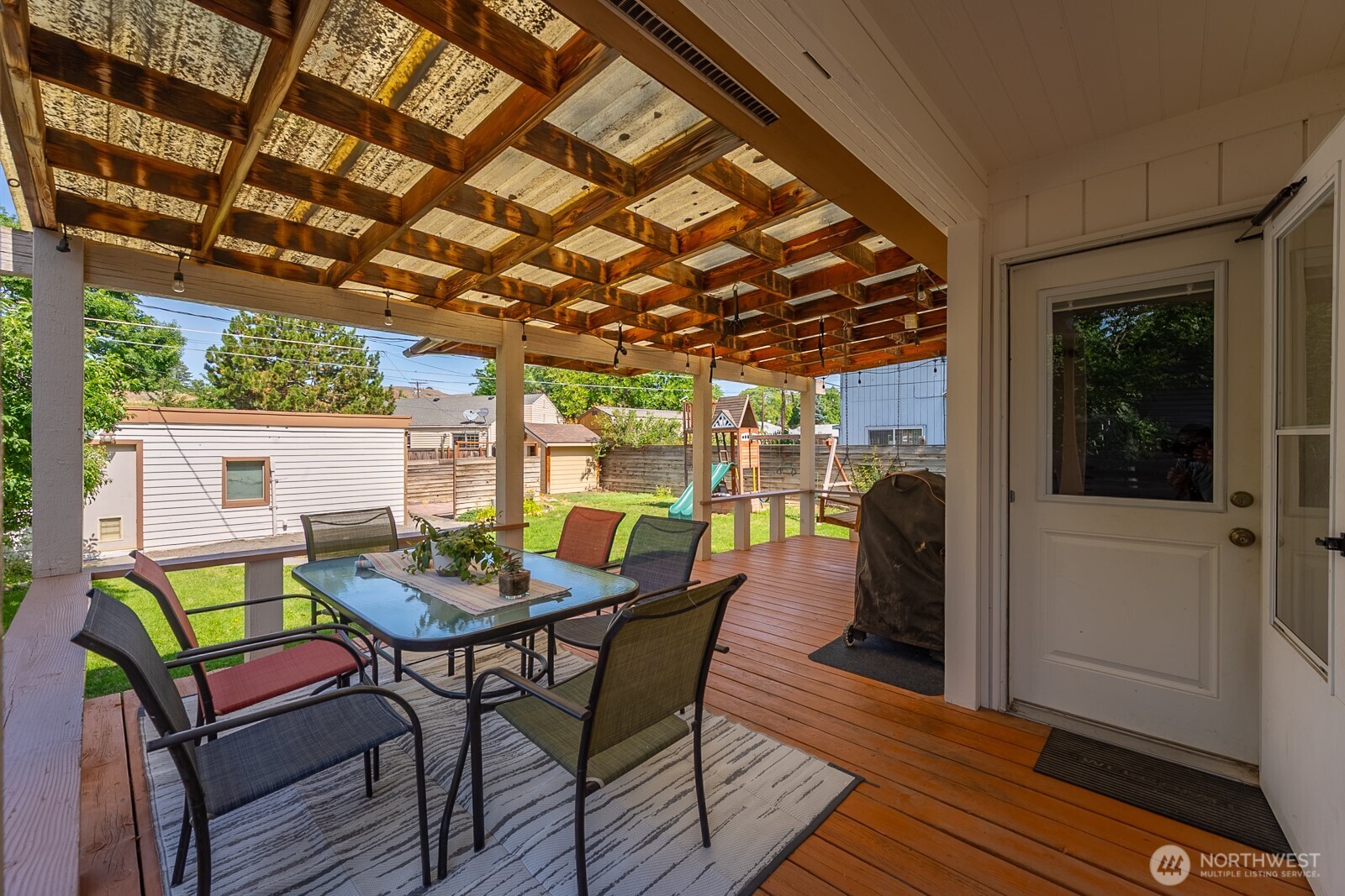 119 Sw F St Property Photo 36