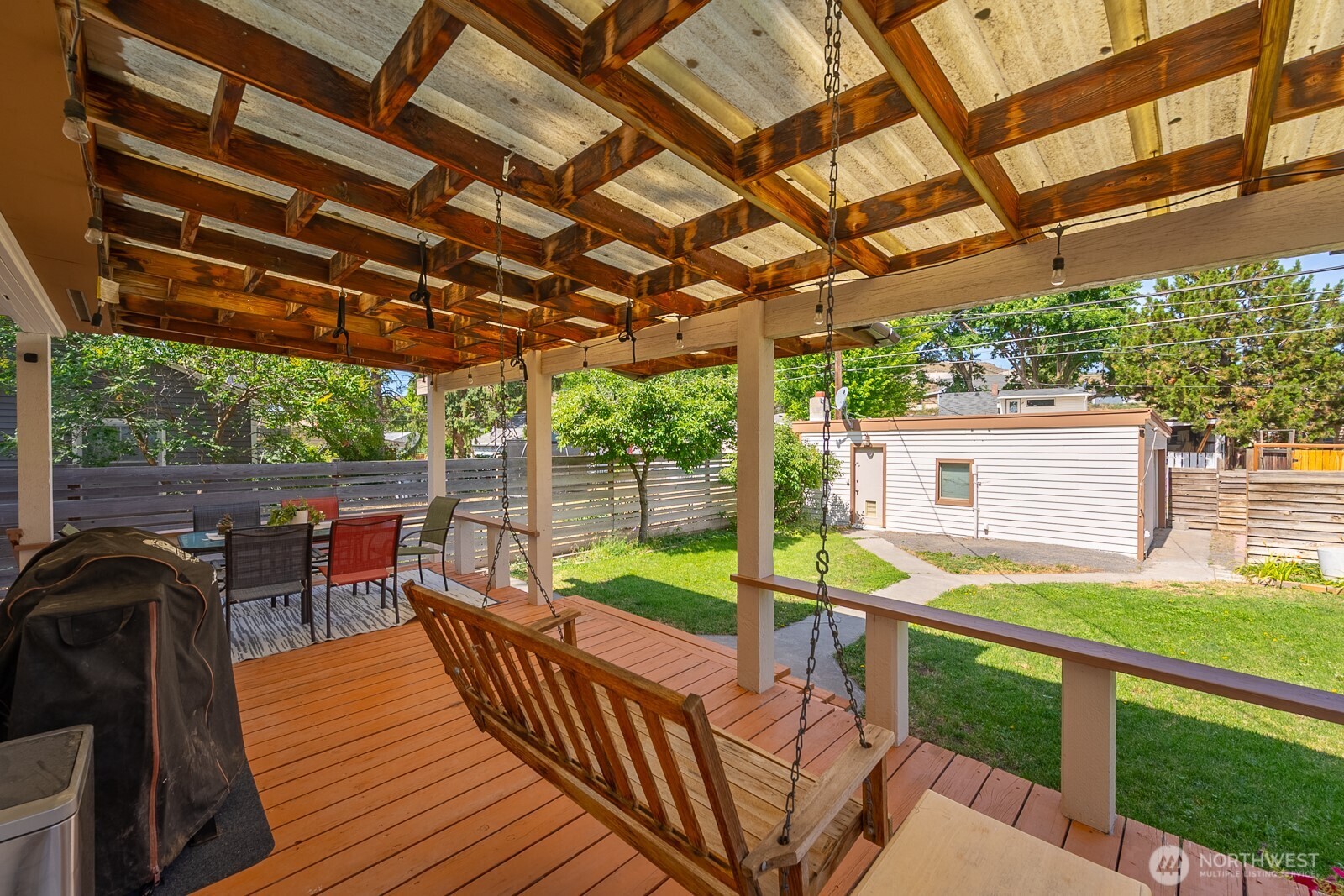 119 Sw F St Property Photo 37