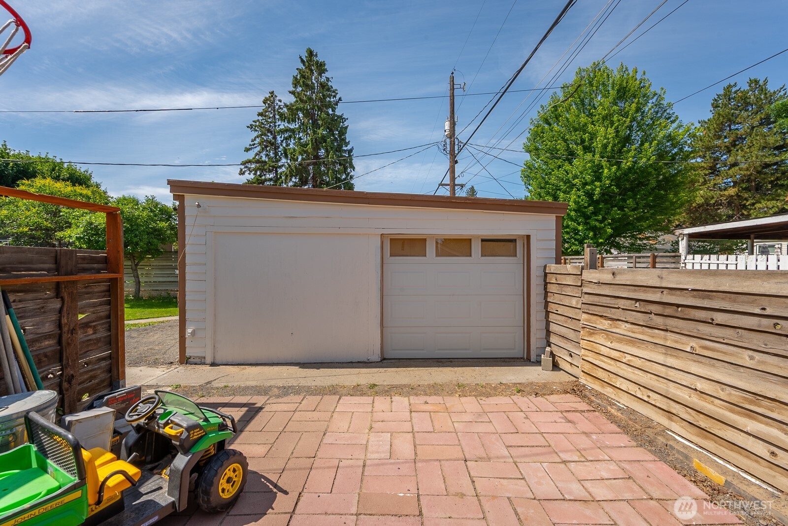 119 Sw F St Property Photo 38