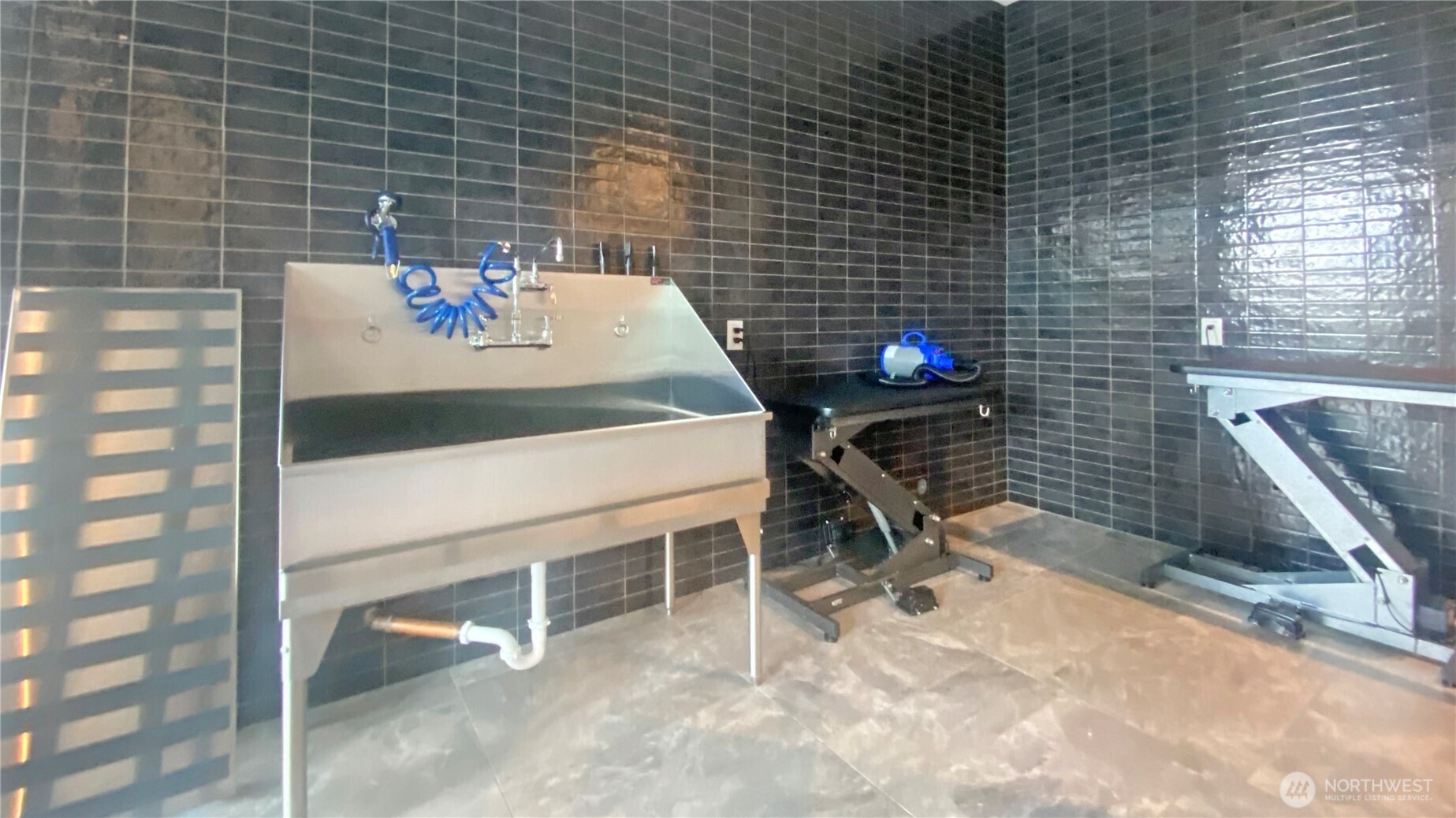 889 Avenue Square 209 Property Photo 29