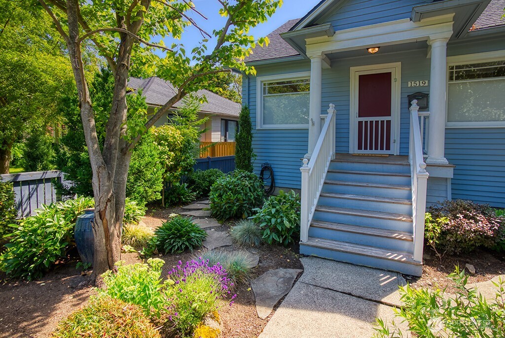 1519 Oakes Avenue Property Photo 1