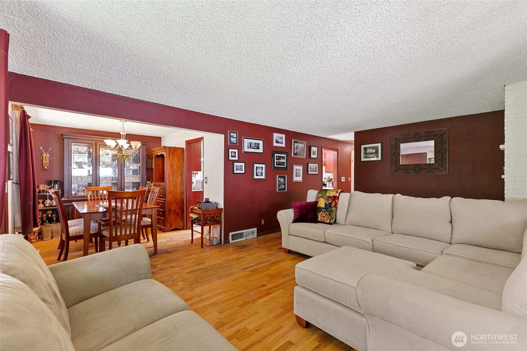 7525 28th Avenue Property Photo 4