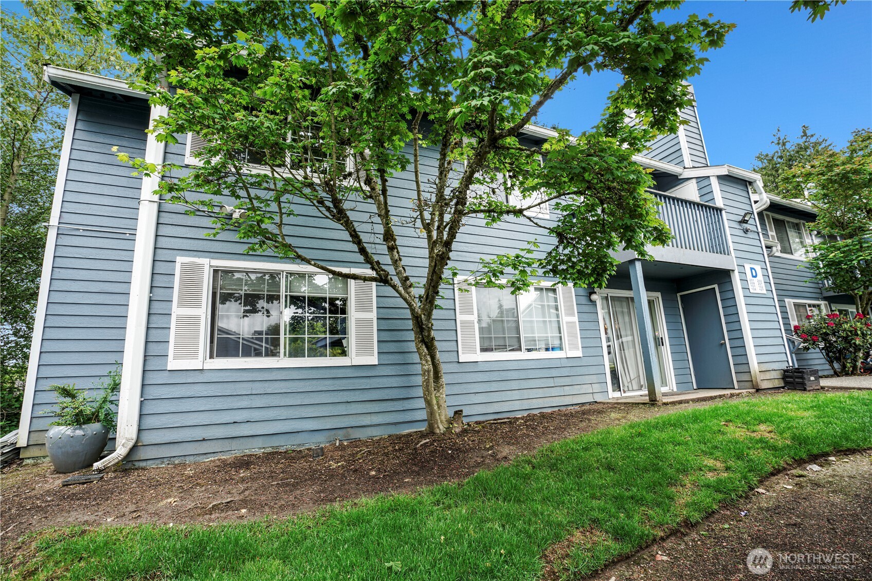 16817 Larch Way D207 Property Photo 1