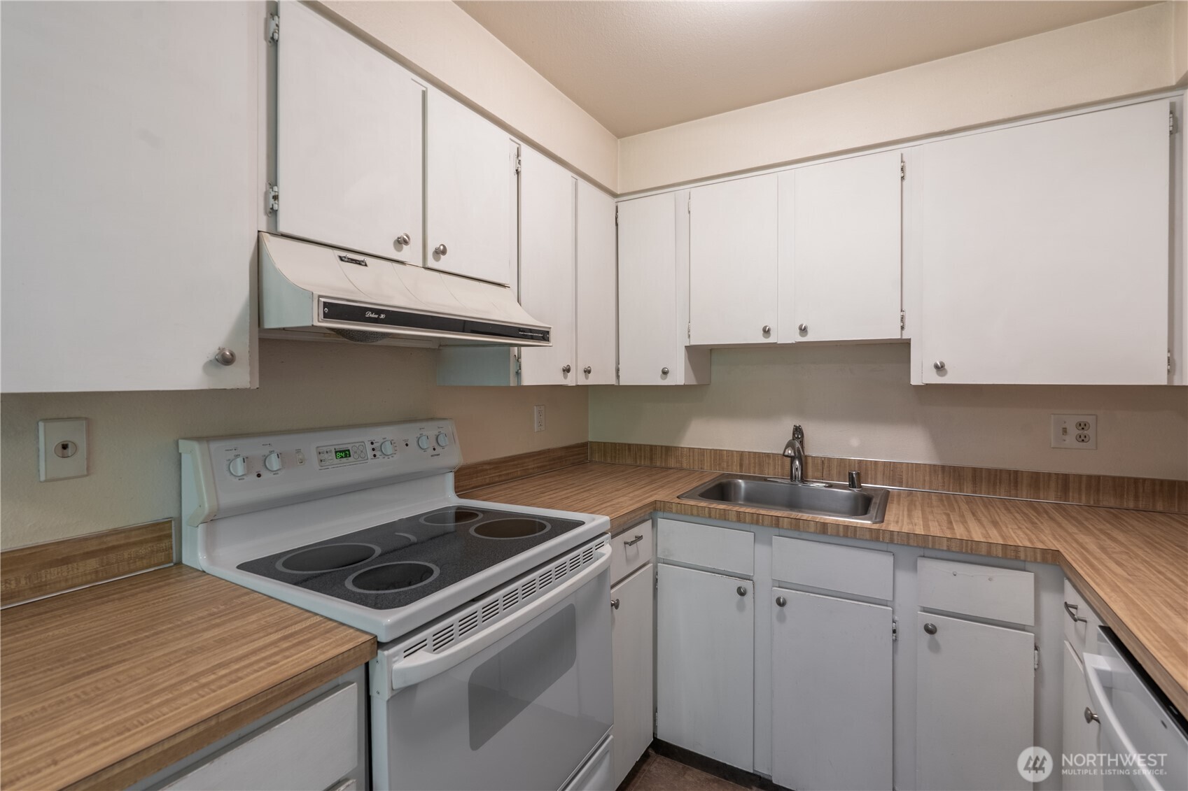 230 Sw Clark St C203 Property Photo 6