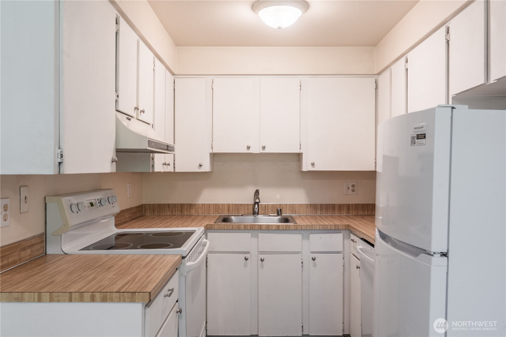 230 Sw Clark St C203 Property Photo 7