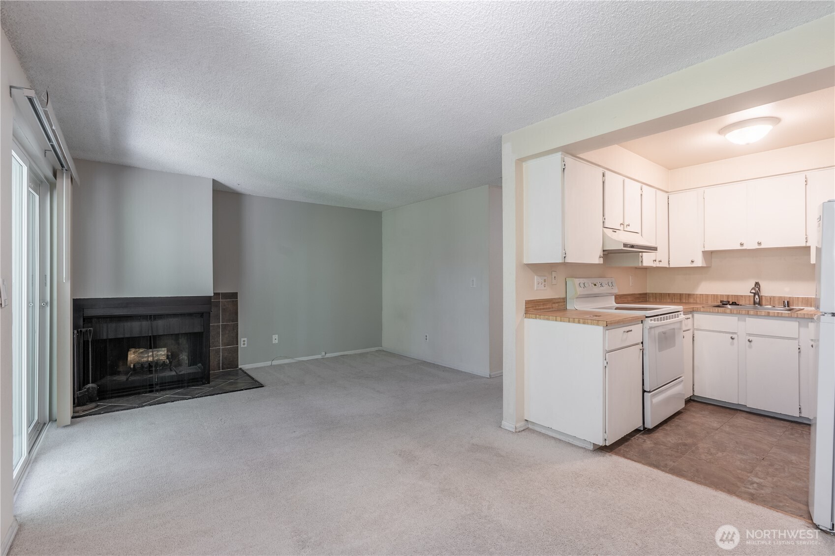 230 Sw Clark St C203 Property Photo 8