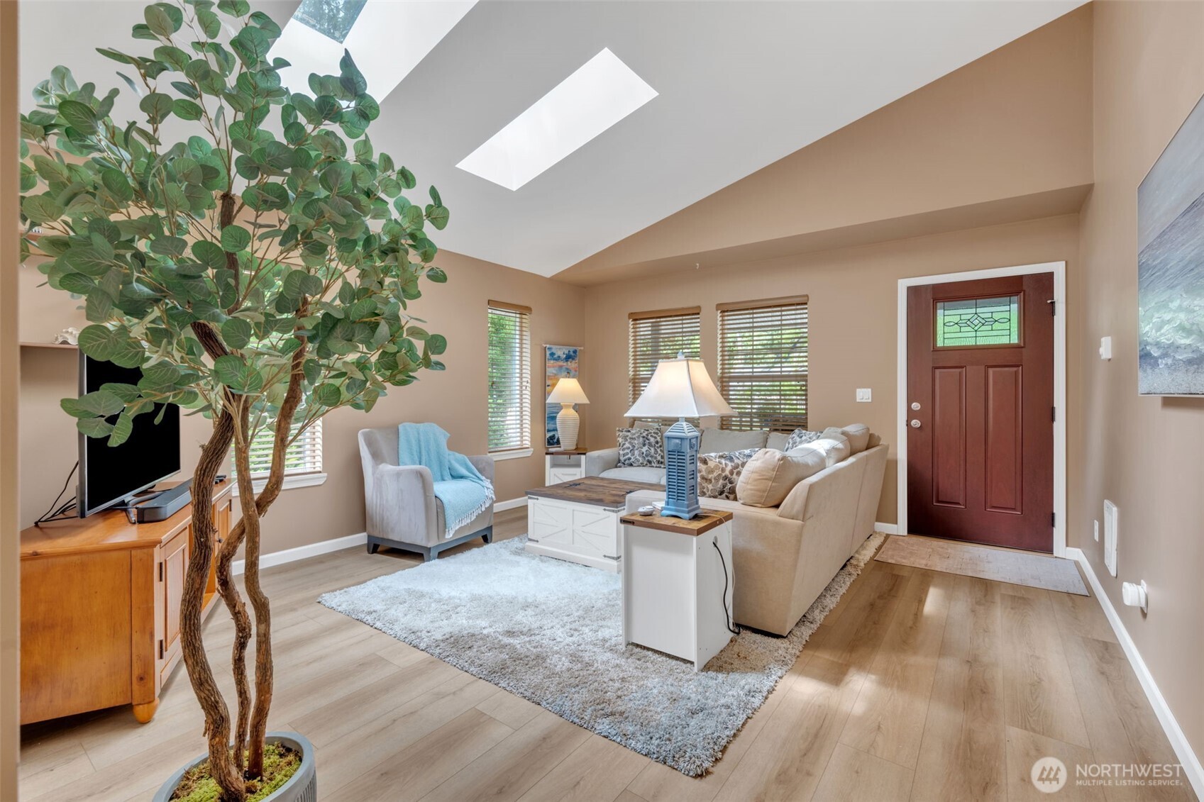 318 Duck Lake Drive Property Photo 4