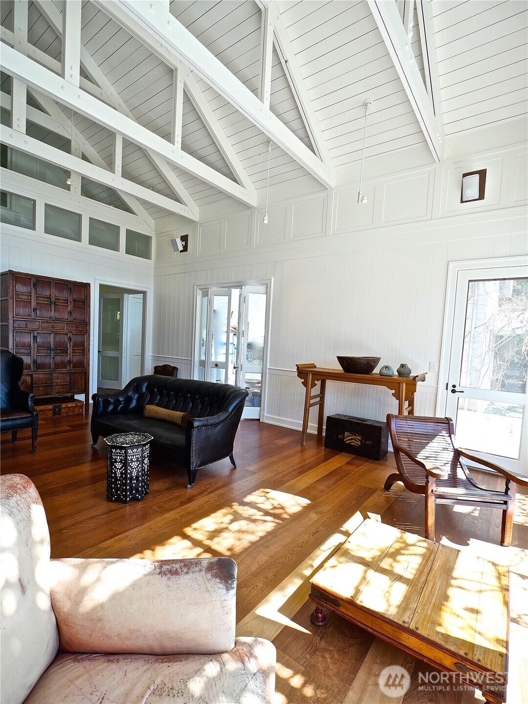 2401227 Property Photo 12