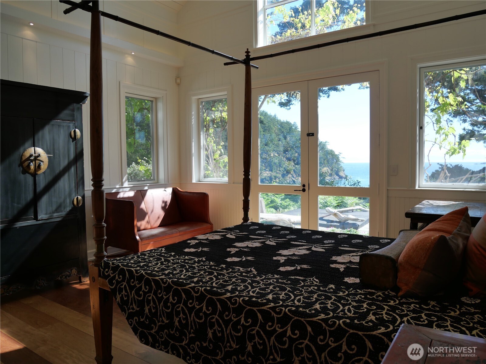 2401227 Property Photo 15
