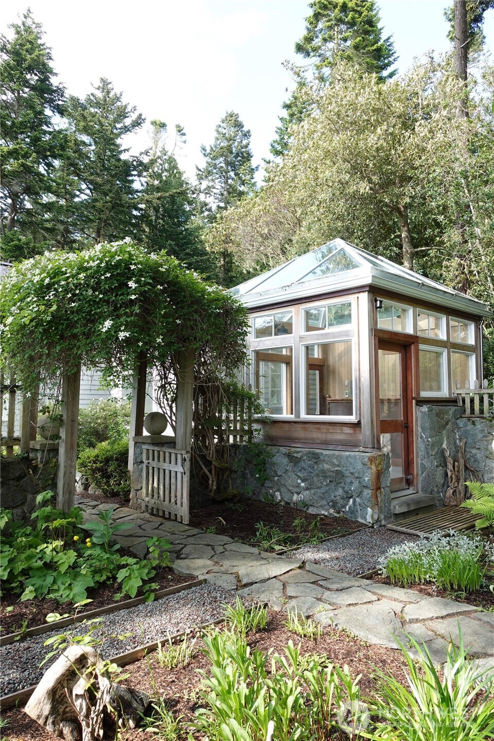 2401227 Property Photo 21