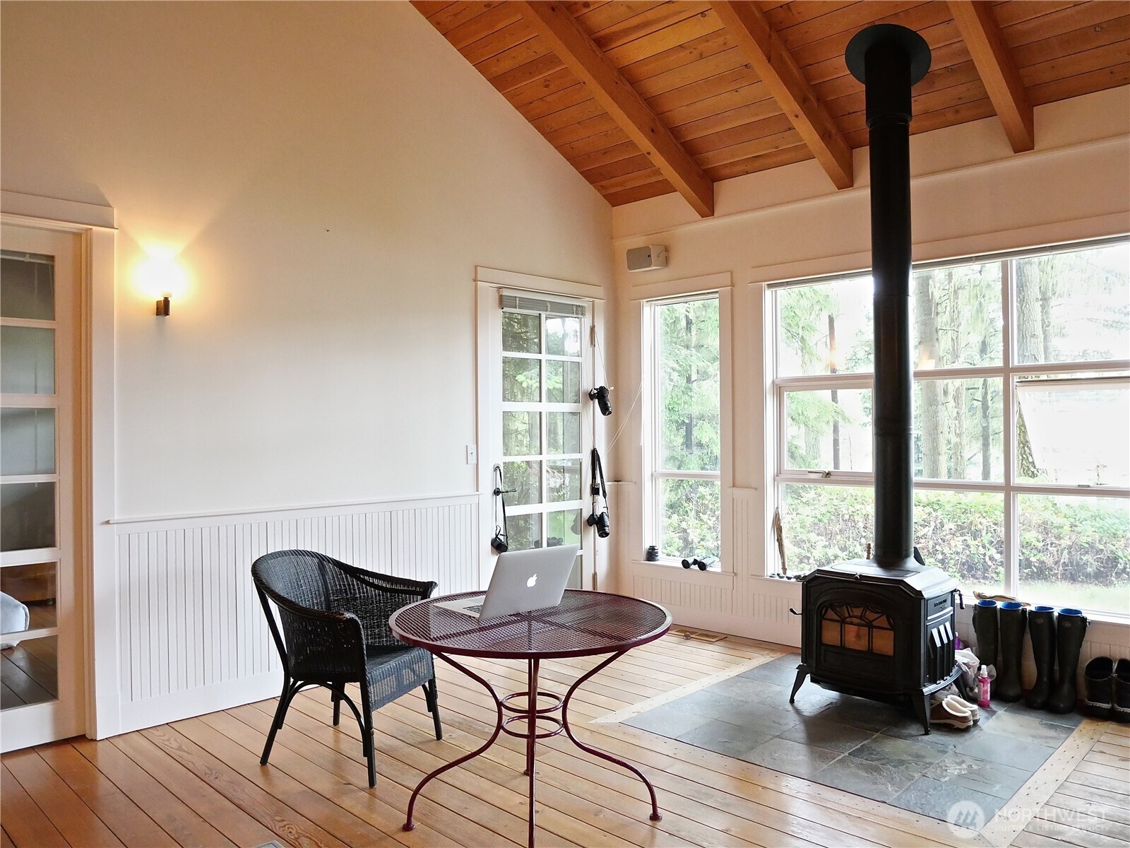 2401227 Property Photo 24