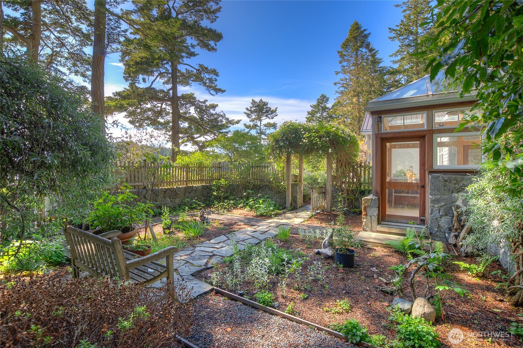 2401227 Property Photo 26