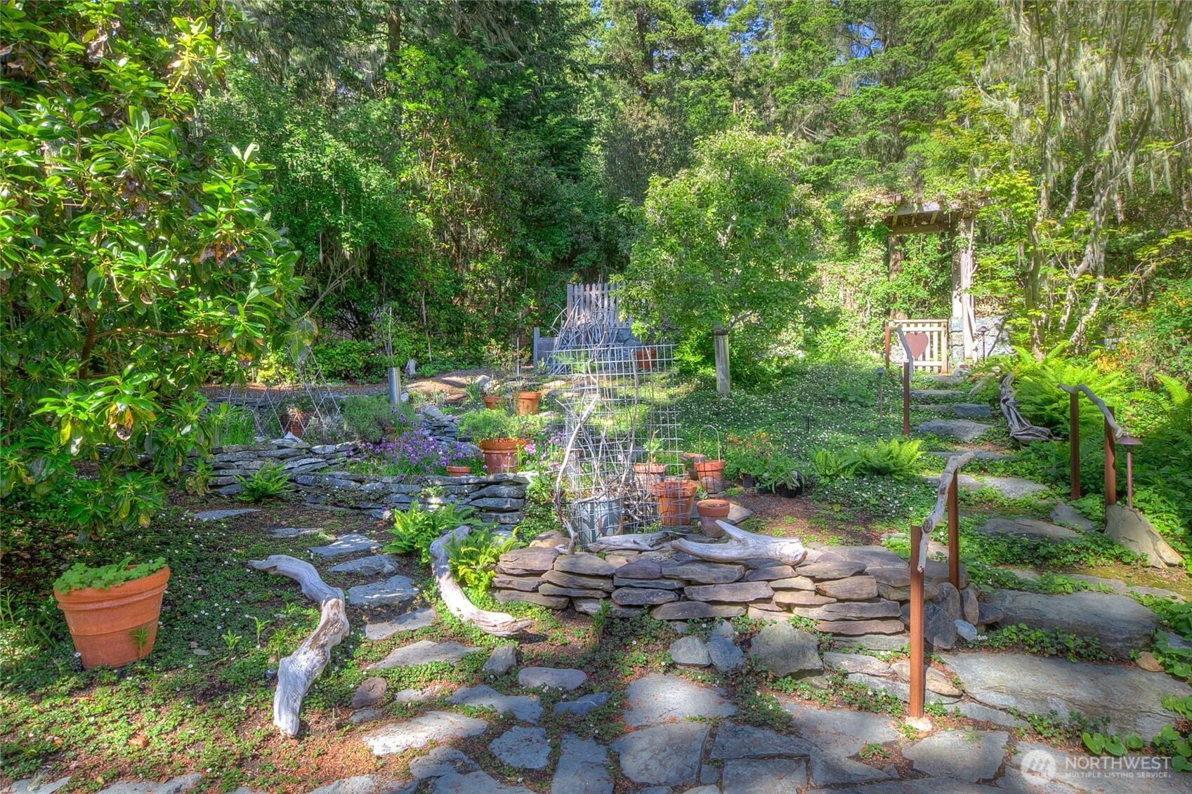 2401227 Property Photo 27