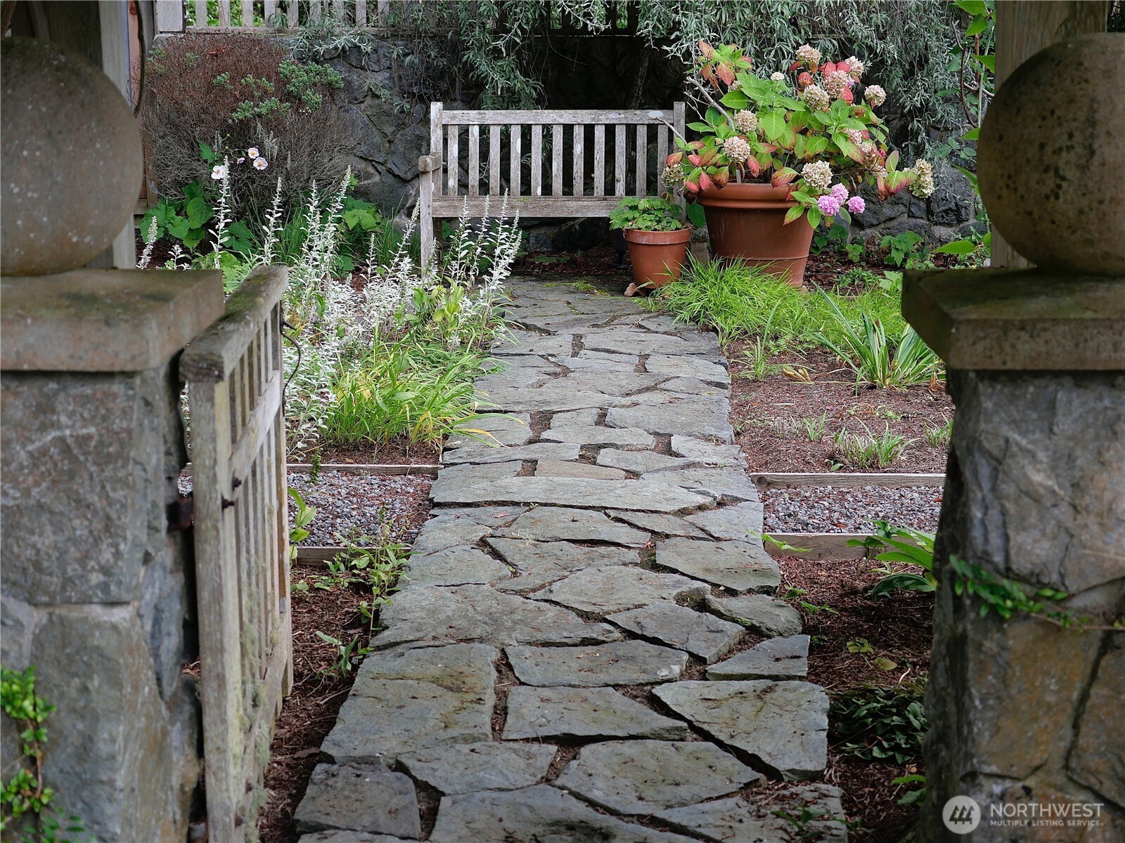 2401227 Property Photo 29