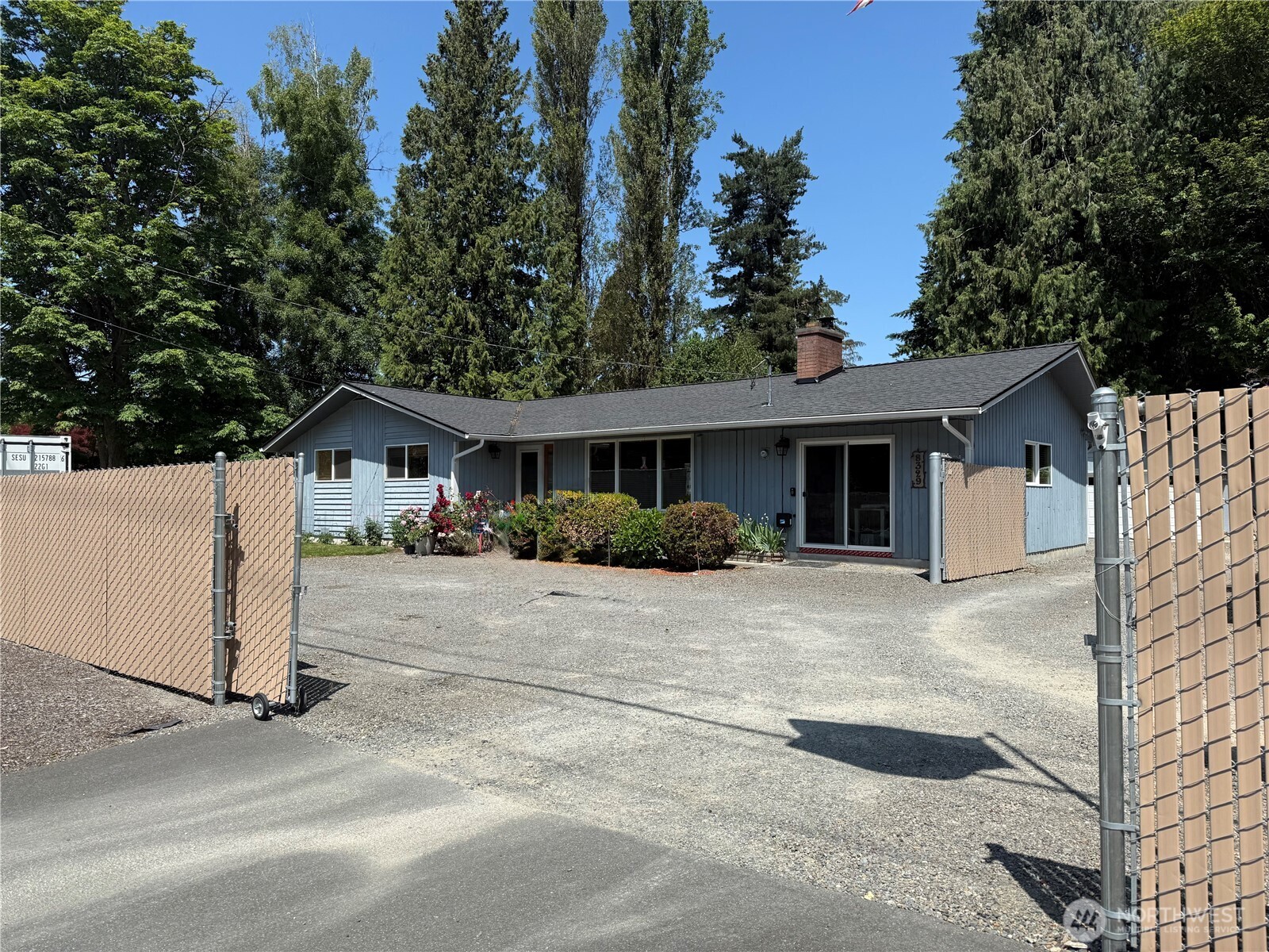 8329 20th Street Property Photo 3