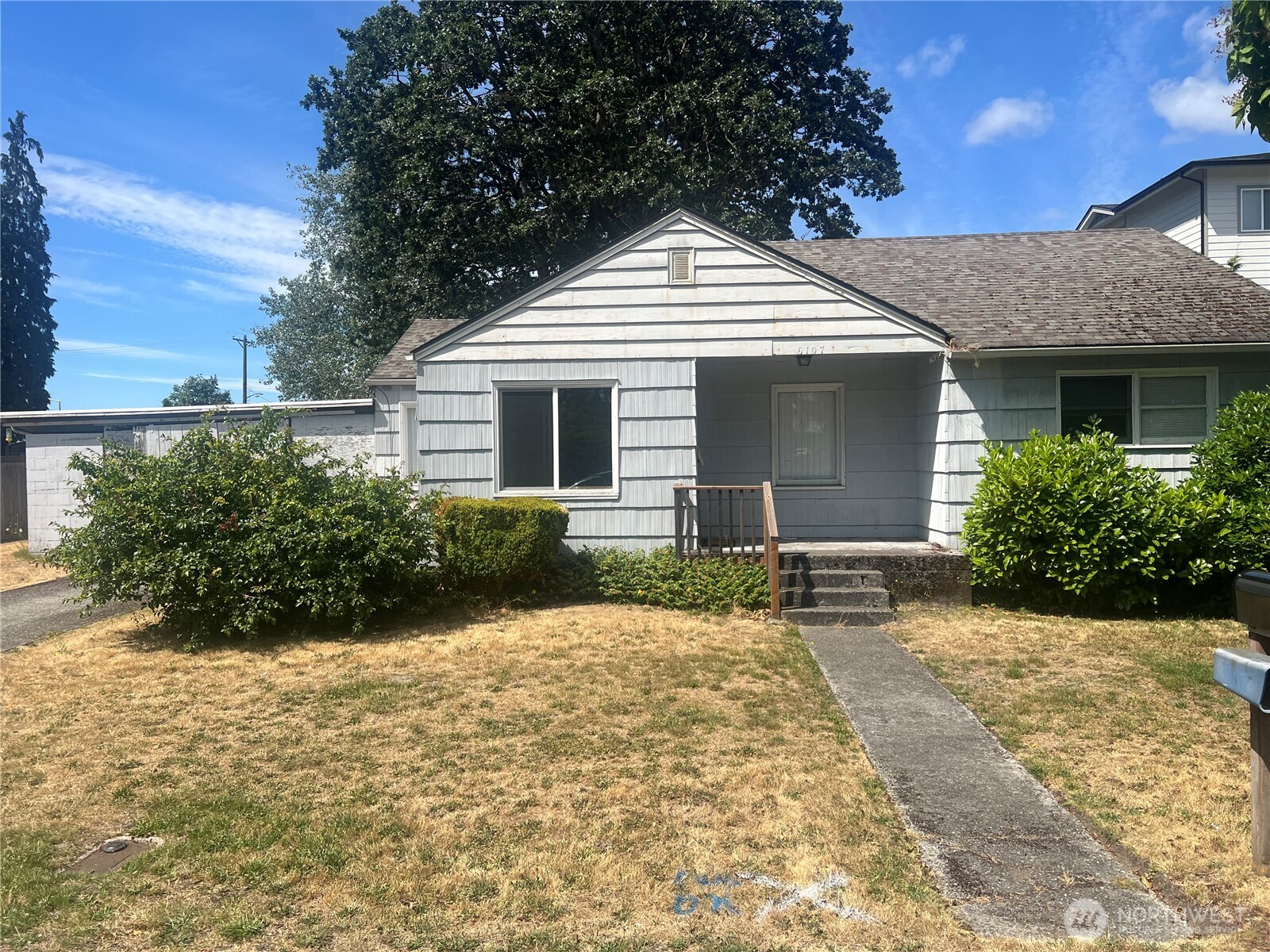 6107 99th Street Property Photo 1
