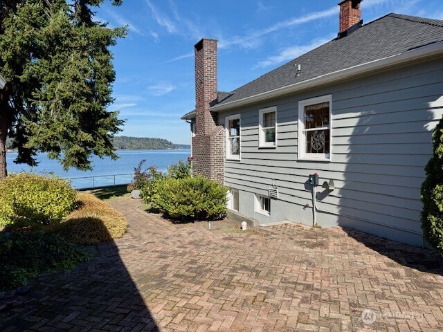 3538 Beach Drive Property Photo 7