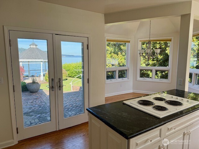 3538 Beach Drive Property Photo 24