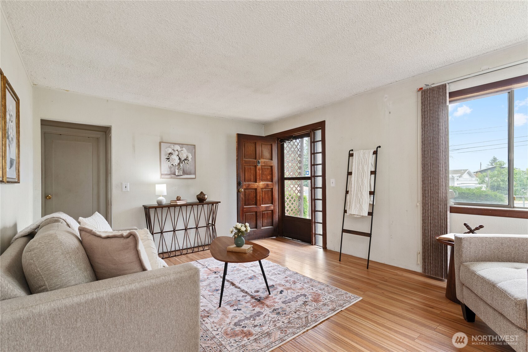 10045 1st Avenue Property Photo 8