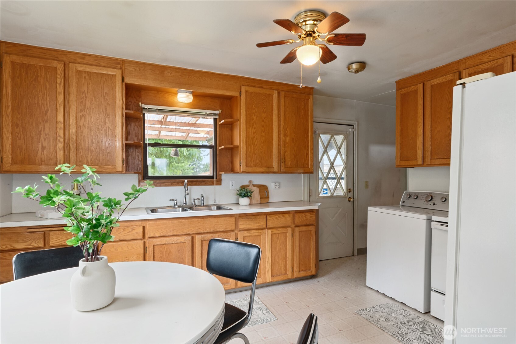 10045 1st Avenue Property Photo 10