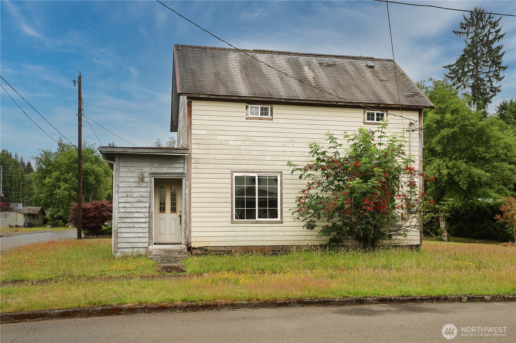 601 E Street Property Photo 1