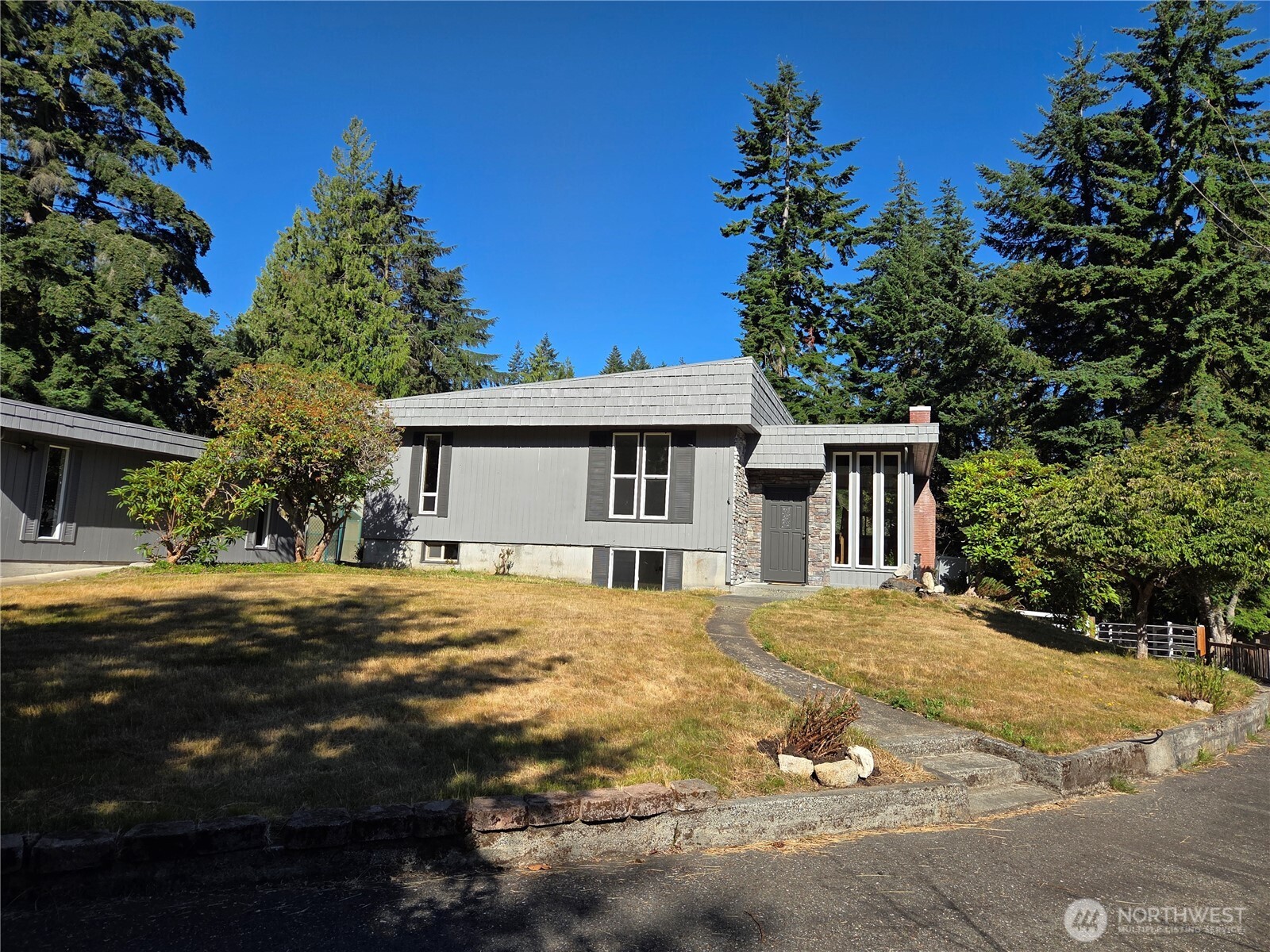 904 Seamount Drive Property Photo 1