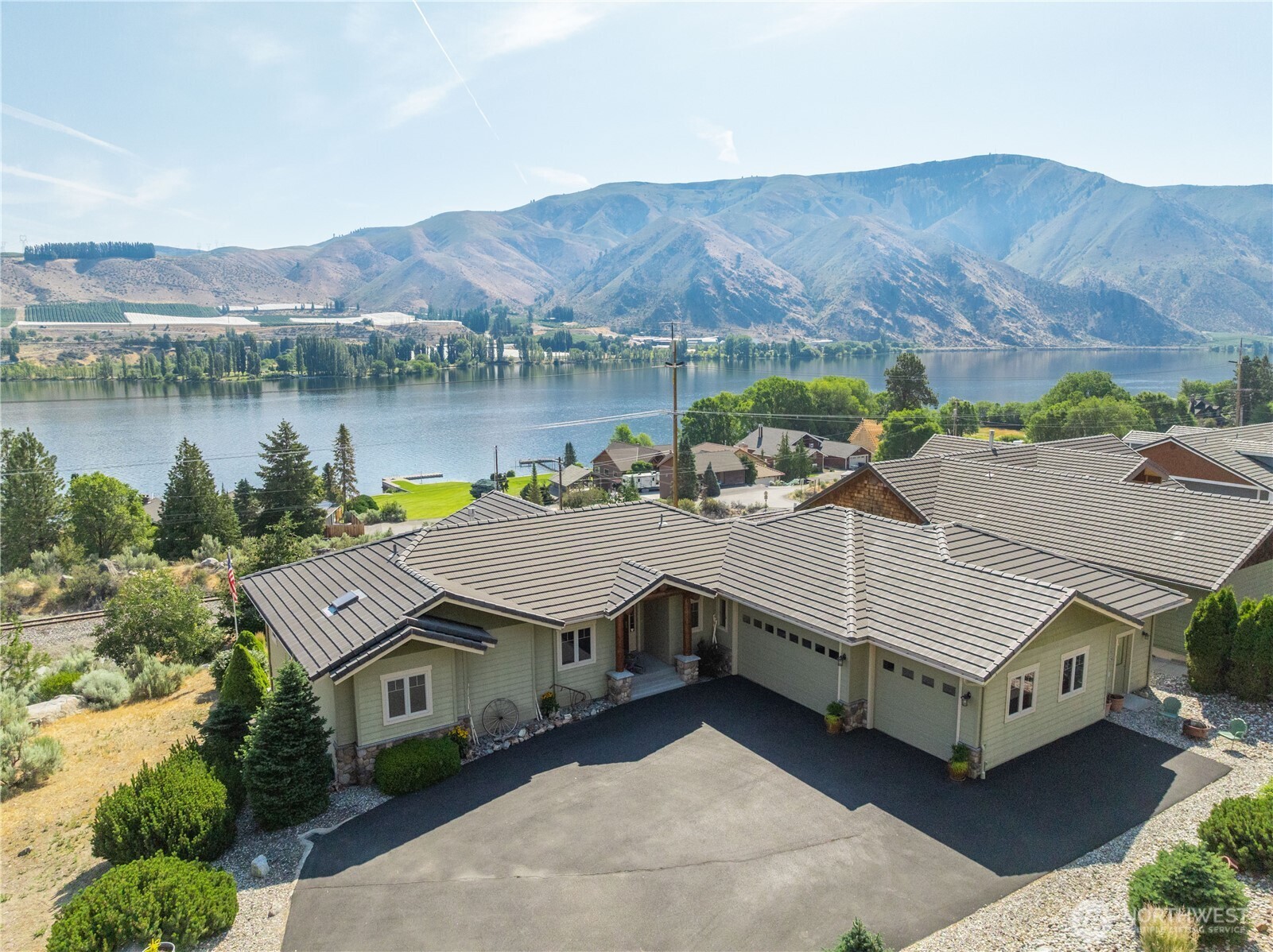 15314 Lakeview Street Property Photo 1
