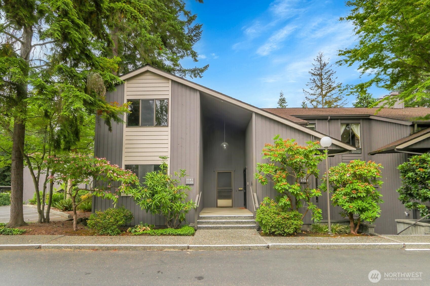 1541 Ne 143rd Street H5 Property Photo 2