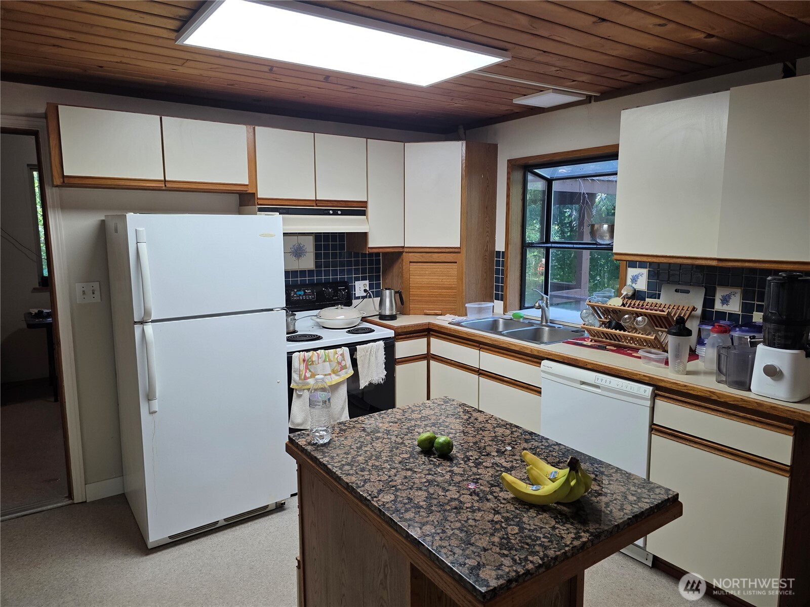 141 N Handicap Place Property Photo 7
