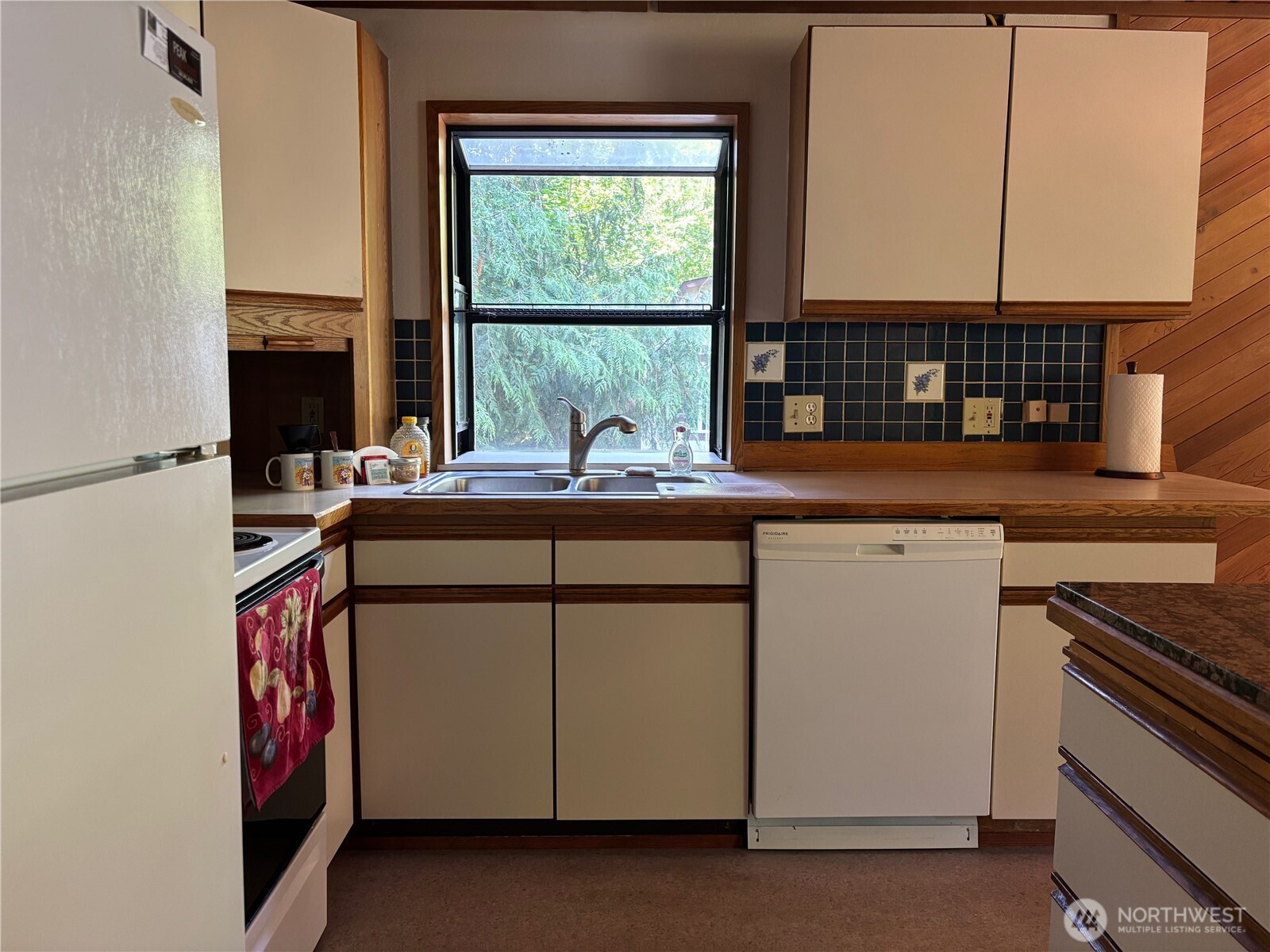 141 N Handicap Place Property Photo 8