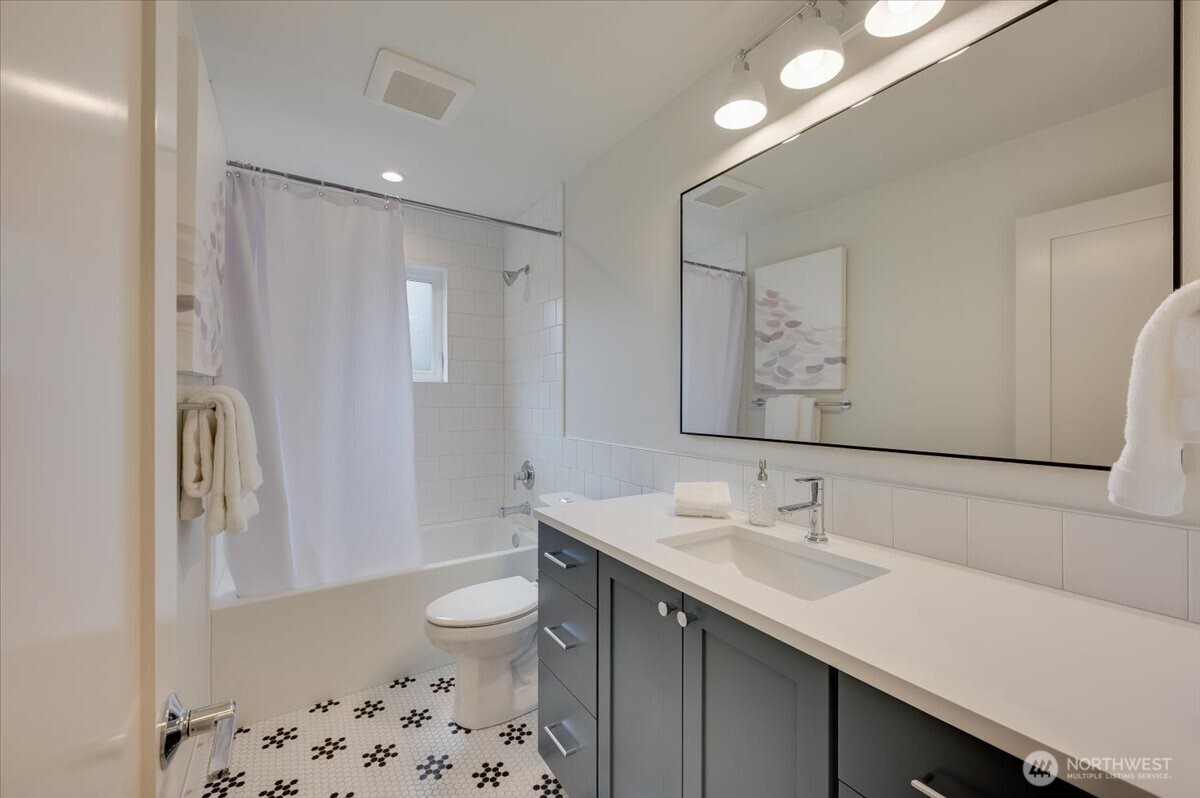 13542 39th Avenue A Property Photo 6
