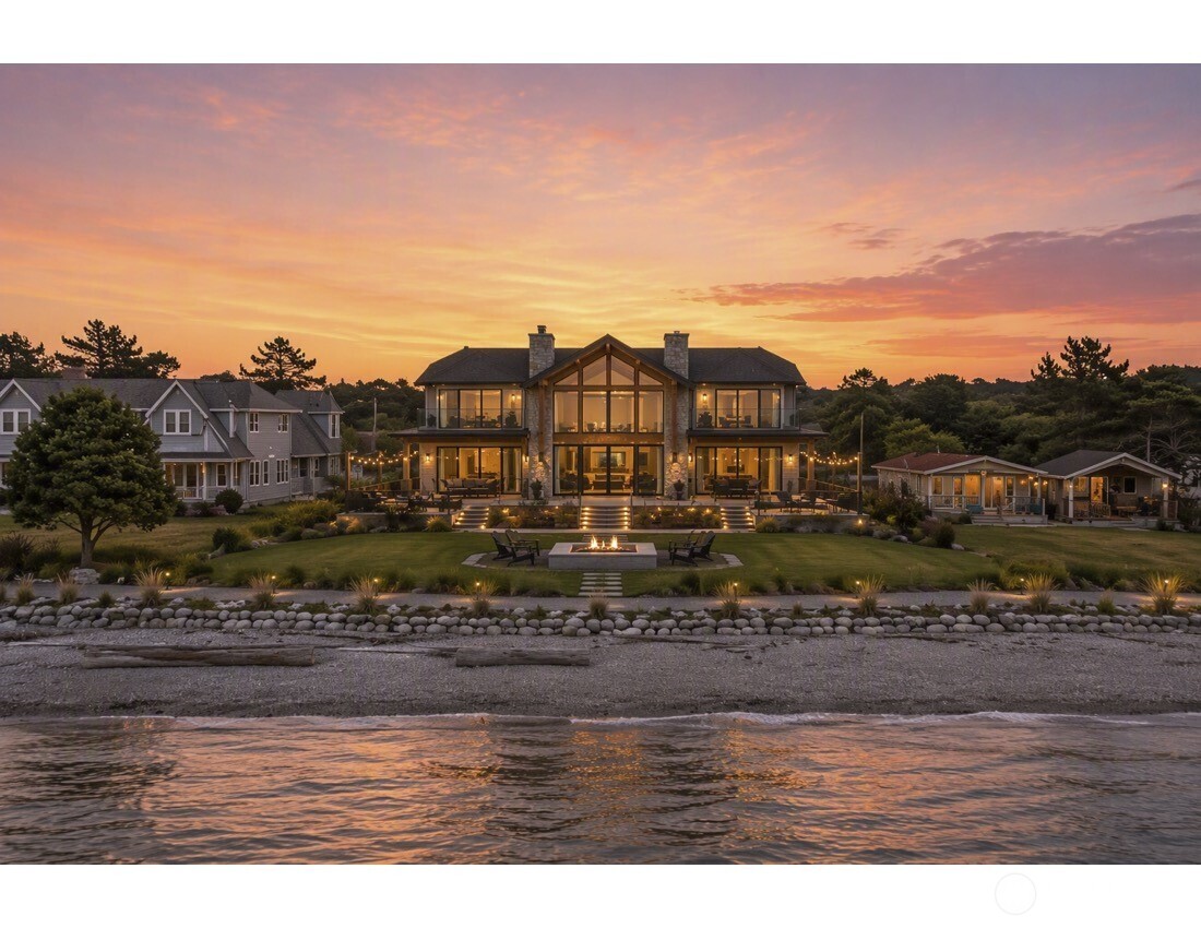 585 Marine Drive Property Photo 3
