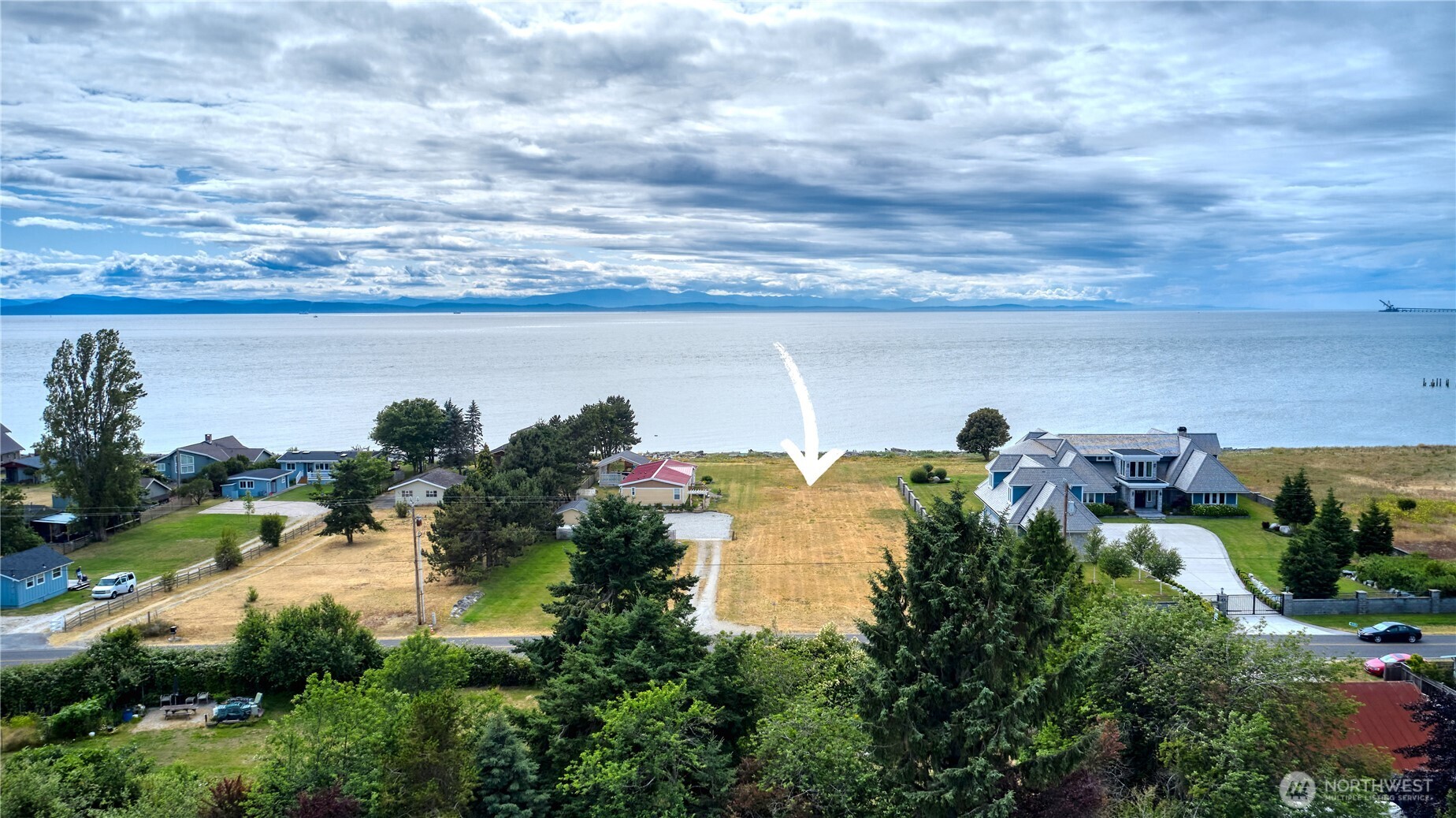 585 Marine Drive Property Photo 4