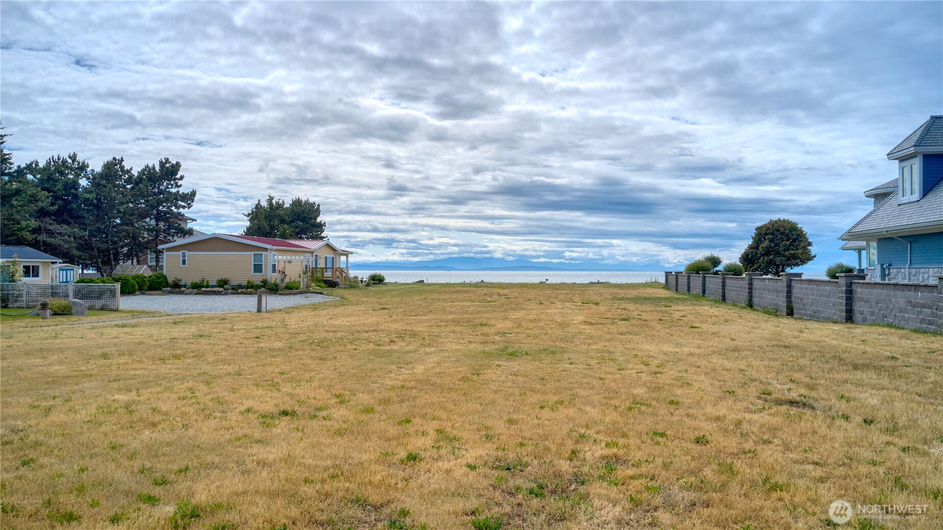 585 Marine Drive Property Photo 21