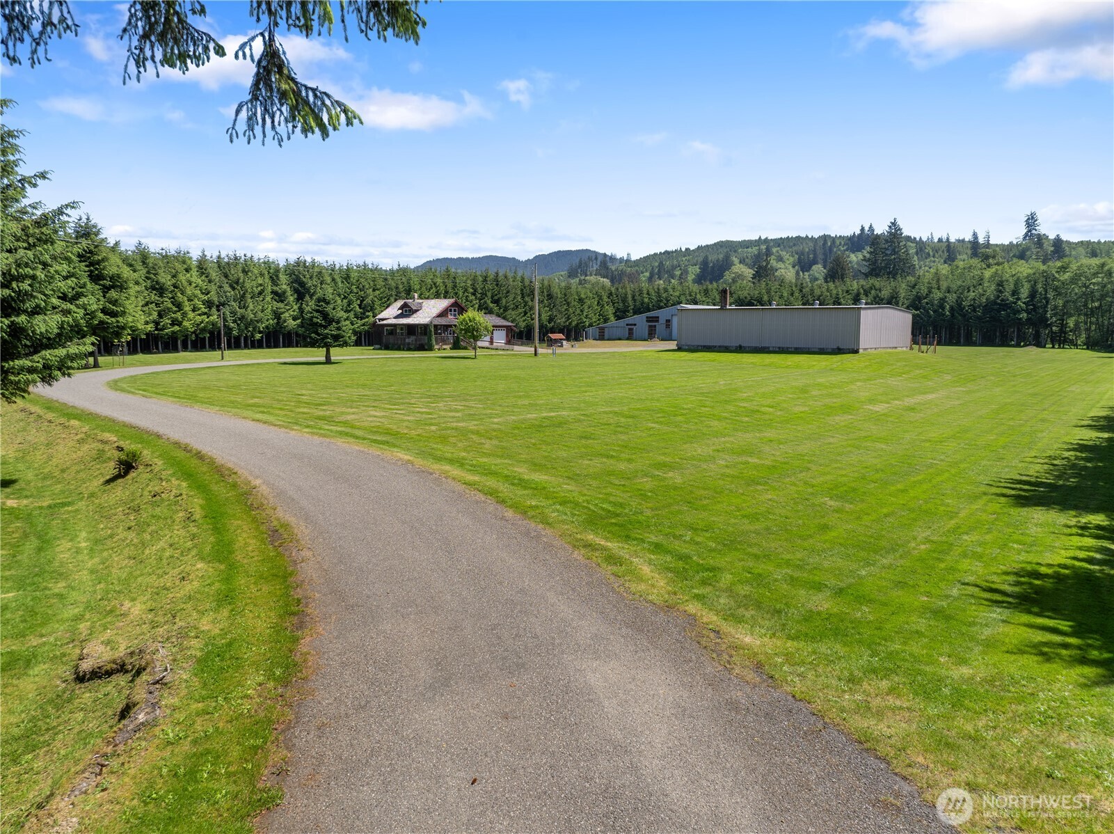 2401797 Property Photo 6