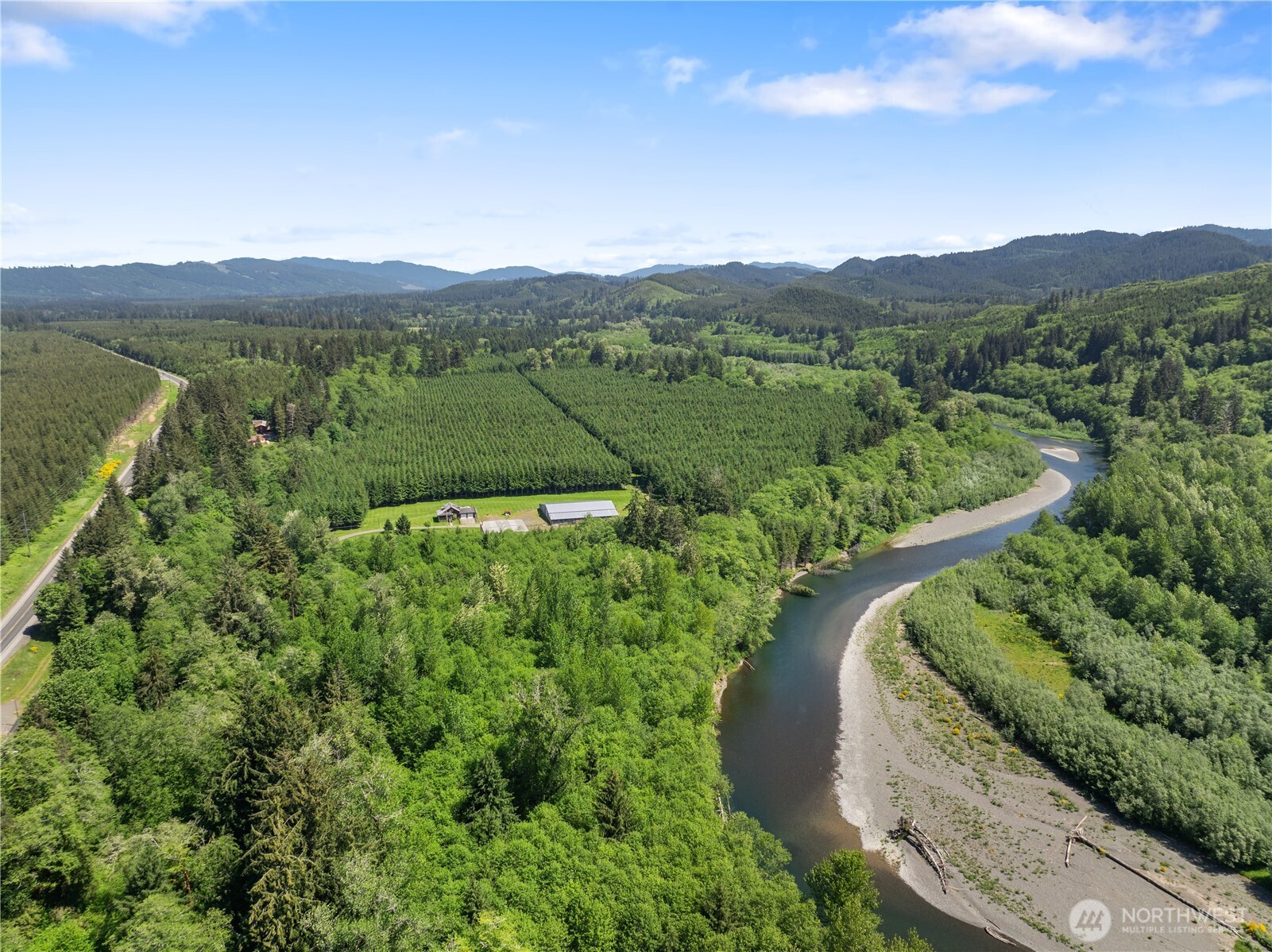 2401797 Property Photo 8