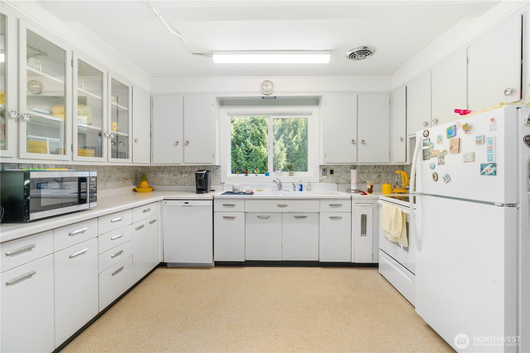 2401797 Property Photo 22