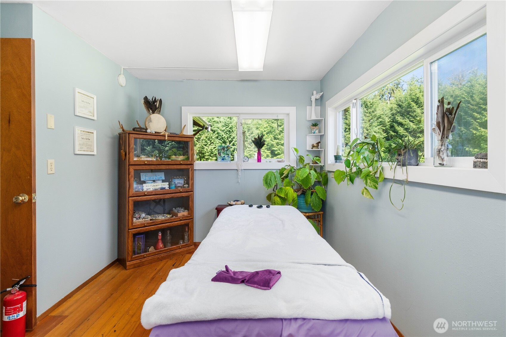 2401797 Property Photo 27
