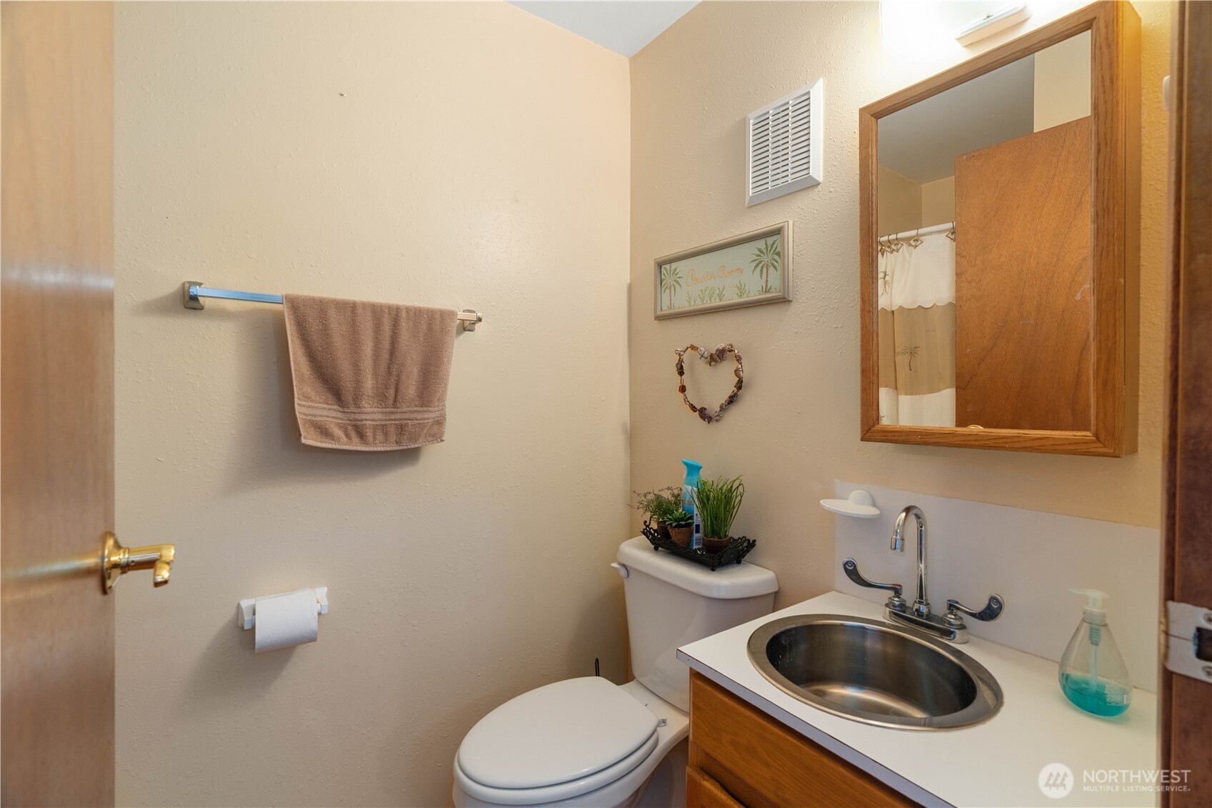2401797 Property Photo 28