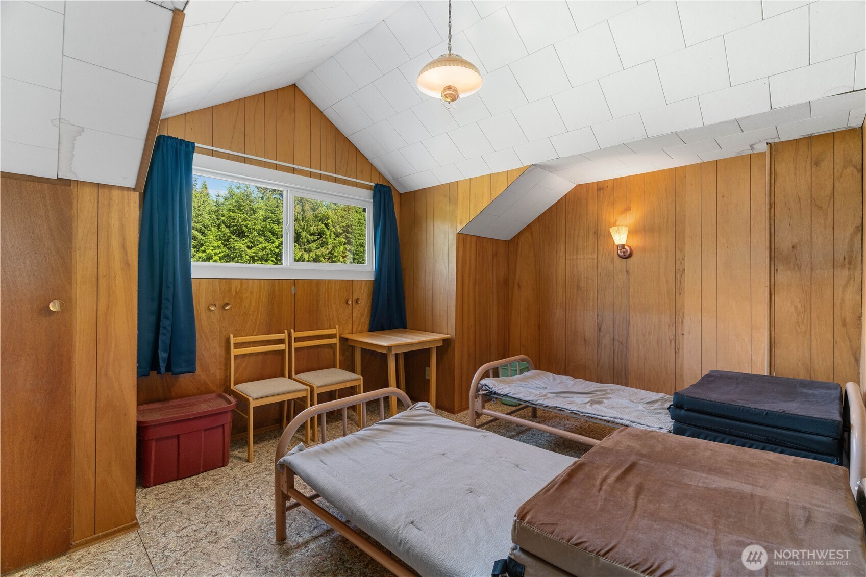 2401797 Property Photo 31