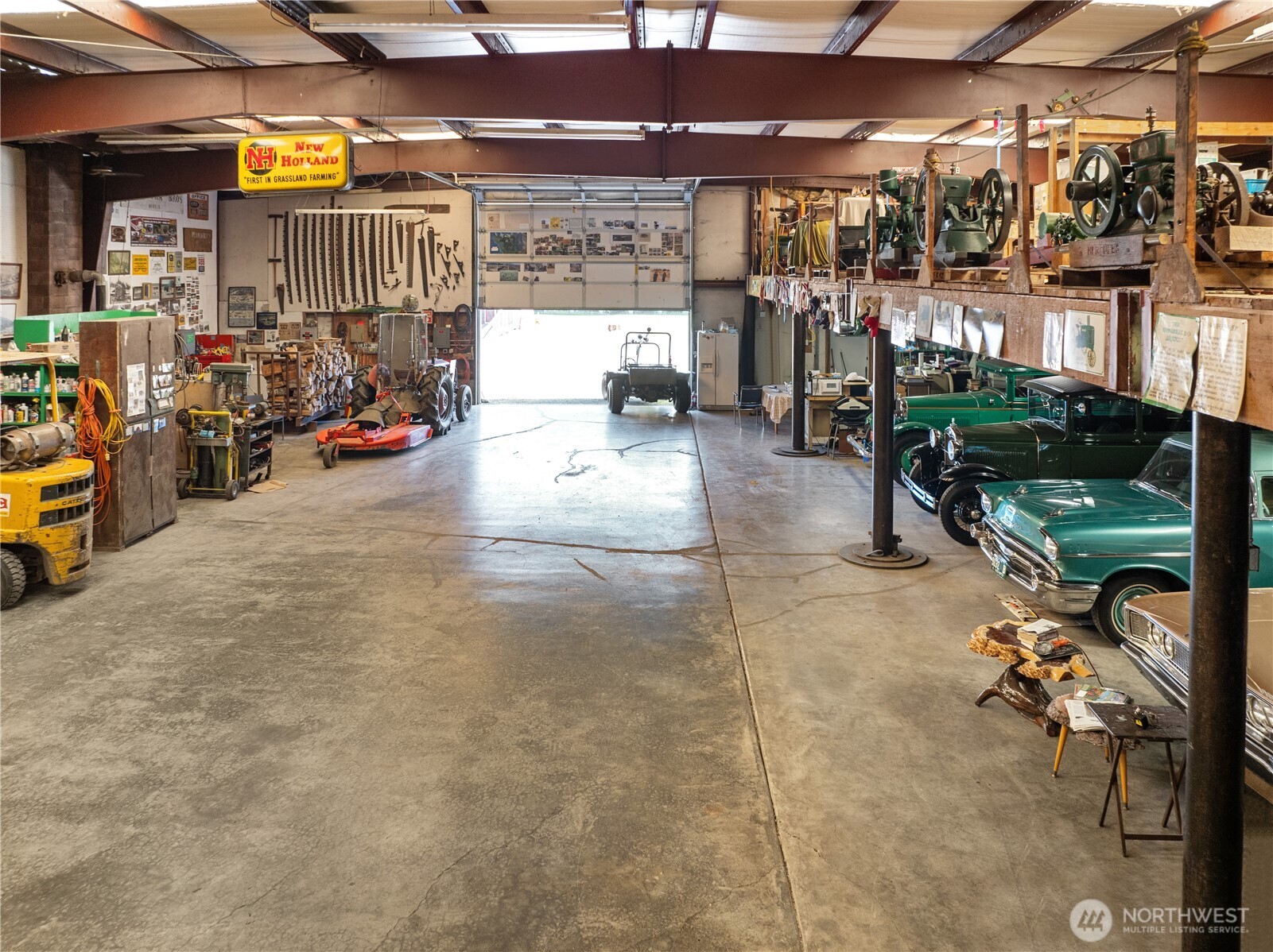 2401797 Property Photo 36