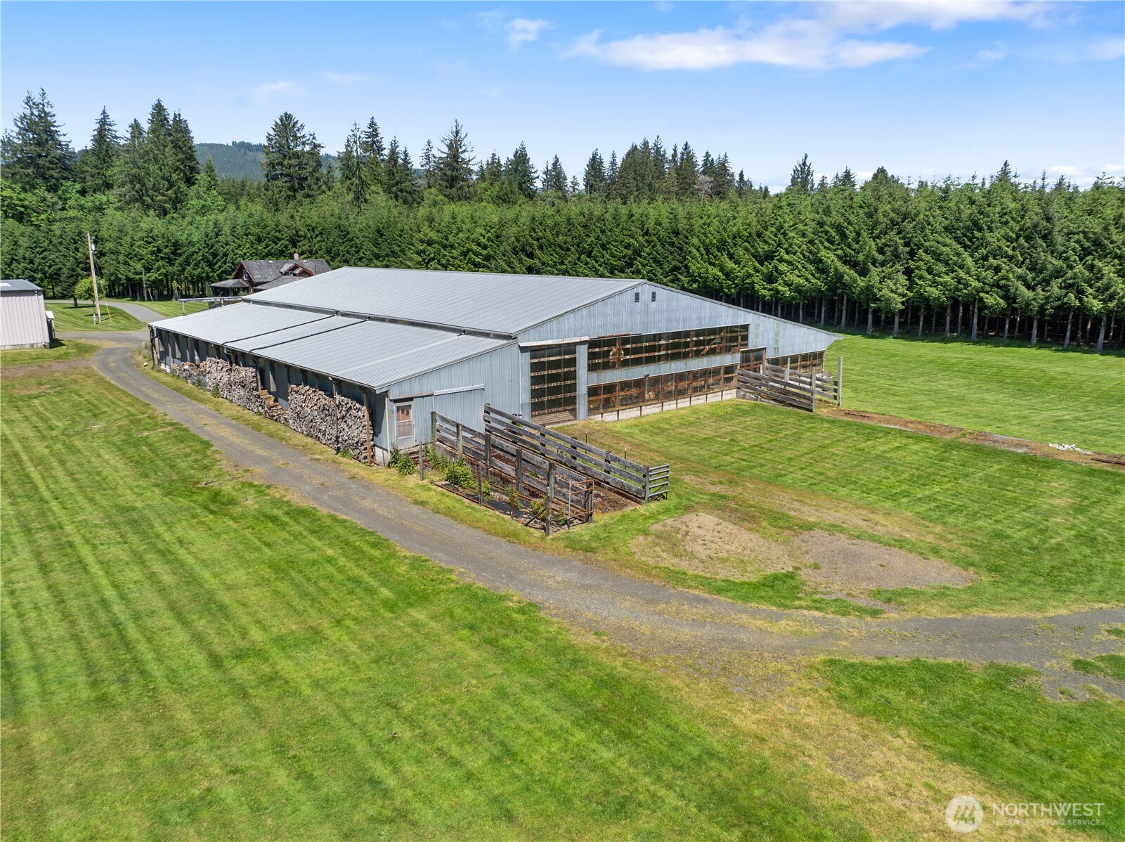 2401797 Property Photo 37