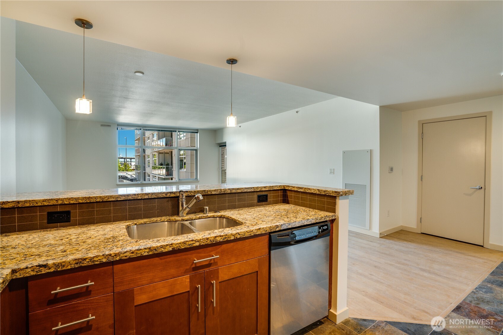 1515 Dock Street 306 Property Photo 6