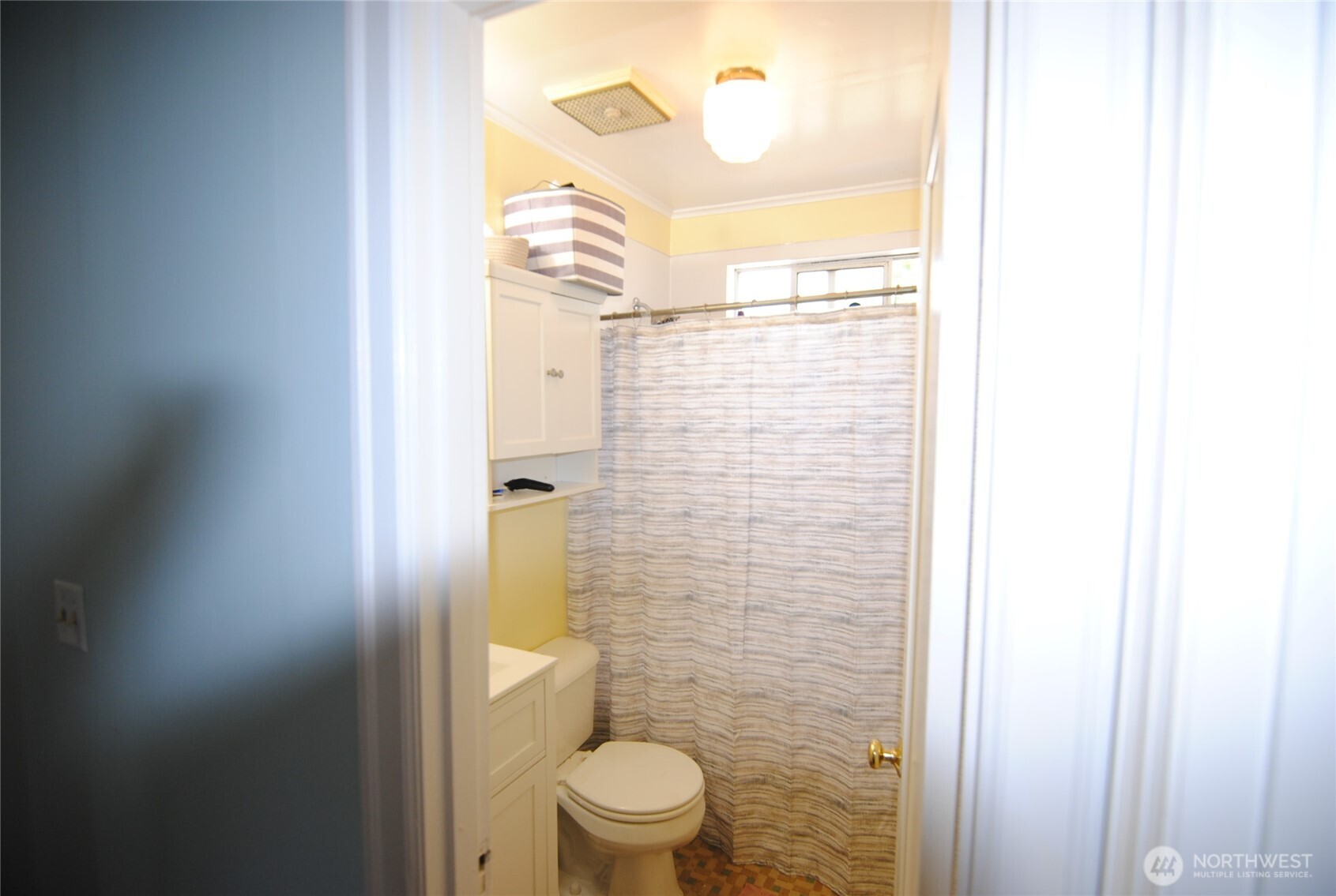 130 S 108th Place Property Photo 8